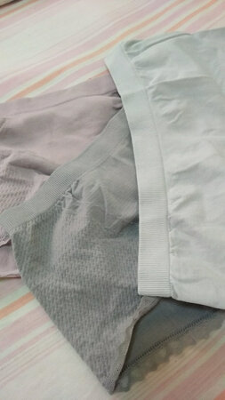 这是粉色肤色浅灰色？