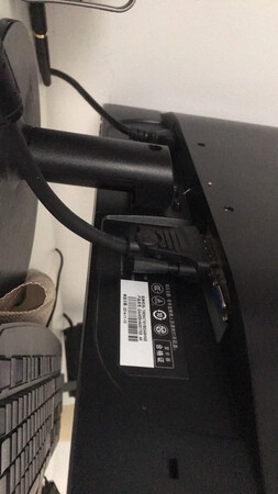 很好用，客服也特别好。开始以为是线有问题，后来发现是显示屏的问题。