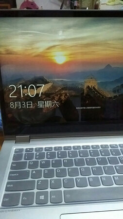 电脑轻便，金属漆外观均匀，360度旋转平板电脑屏便利超过传统笔记本电脑。
