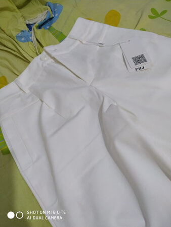 裤子质量很好，穿着很舒服，版型也好看