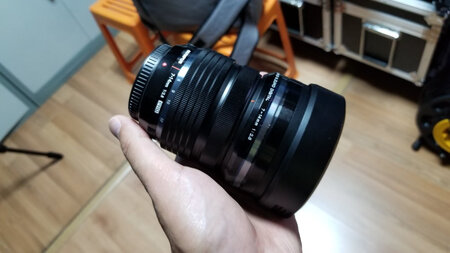 上的gh5   应该不算广角镜头了吧 算鱼眼
畸变有点多   不过总的来说很好  本来准备买 松下7_14但是没货