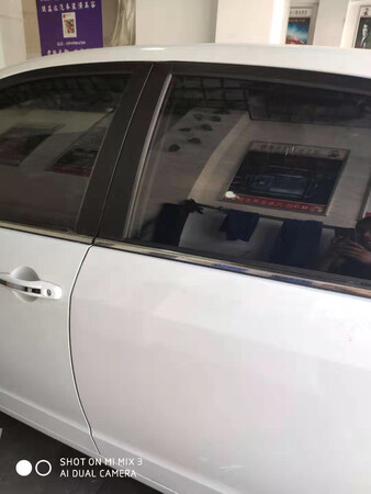 这家的膜不错，店铺安排在南昌捷益达汽车装潢的师傅做事认真仔细，膜贴出来也漂亮清晰度也不错！