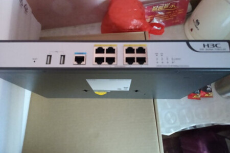 正品，授权软件需要单独购买，不买的话倒是也能用，店家服务很好，物流很快。