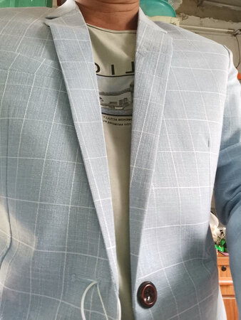 衣服不错！手摸着很舒服！老板人也很好！衣服买小了，老板二话不说就给换了！祝老板生意兴隆！