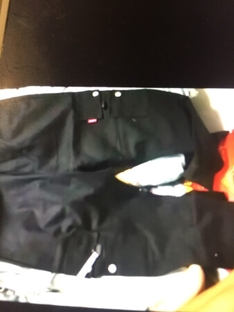 款式简单大方，非常有气质，穿着效果也很好，面料柔软，做工精细，没有线头，非常满意的一次购物。