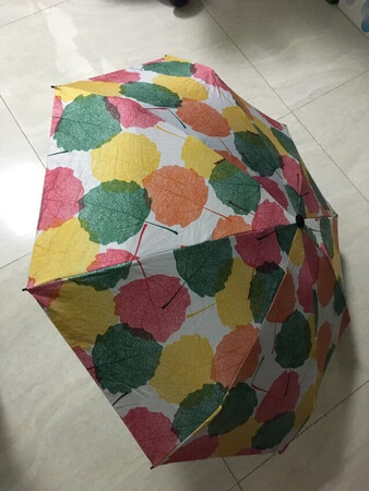 伞的颜值高，撑开挺好看，但是有些重，如果能够轻便些就好了