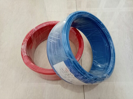 东西很好，质量上乘，果然是大牌国标产品。物流快速，快递小哥服务很热情/