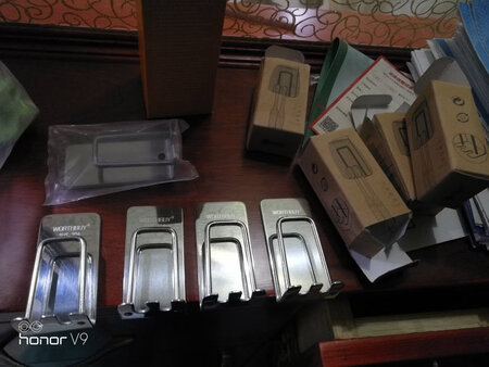 简单方便，材质不锈钢，防水腐蚀，粘贴牢固，就不知道能坚持多久啦，实在不行以后再买胶水粘贴