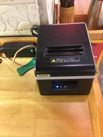 打印速度：原来一店用的这个品牌。买了七八个。质量都不错。就一台出现过故障。后来维修好了。 二店下个月要开业了。正好遇上双11活动 就又买了五台。准备给二店用。一如既往的好评吧。这个打印机确实不错。 包括售后都是很棒的
