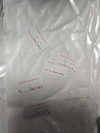 原本我以为得力是大品牌，质量肯定没问题，结果买回来的墨轮根本打不出来完整的价钱，找了客服说是打码*的问题，也没给我解决，几块钱的东西搞的心累~