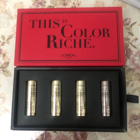赶上双十一活动，给老婆买的，老婆非常喜欢，四种颜色可以换着用。