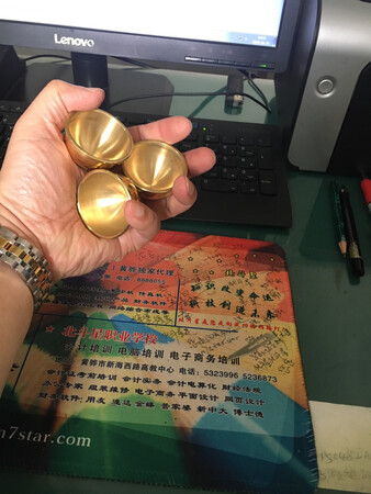 我的个娘哎！三小酒盅子啊！我让图片给忽悠了！