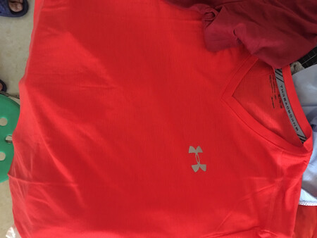 物流速度很快，不错衣服质量很好，服务也很好！