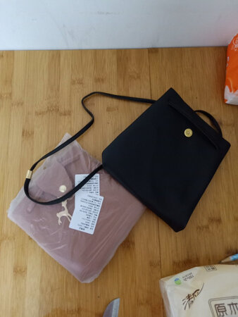 东西收到了，很好，物流很快，快递小哥也很给力，送的很快，家里东西很多都在一起，全是京东买的，京东真的很不错，给他点赞