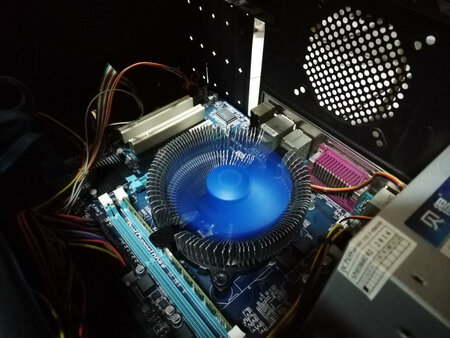 冲着质量来买的，因为之前买的都不错！不过这次的包装压的就不是很好了！都变形了！下次望注意一下！装上去正常使用着！