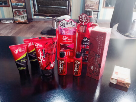 物流到货很快，包装的很精美，很小心翼翼，没有破损，产品很丰富。