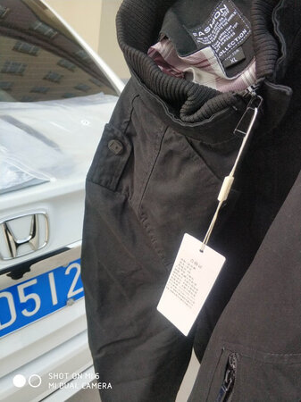 衣服以收到大小正合适，买的时候需要和客服小妹沟通一下，这样才能买到你合适的尺码?，衣服料子很好
