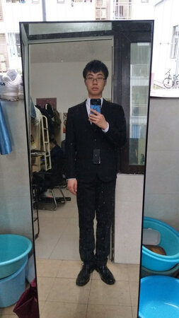 很合身，就是裤腿有点长