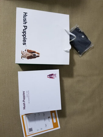 非常喜欢这个品牌，之前在实体店买过好多次，这次还送了一个卡包，皮带非常漂亮很软，鉴定真皮无误???