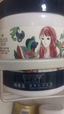味道挺香的，可是洗完就不香了，留香效果不咋样，柔顺效果同其他品牌差不多