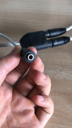 在京东上买了海信电视，又买了哈曼卡顿的音响，等用起来的时候才发现接口不对，然后咨询电视供应商和哈曼卡顿的供应商，都说需要买一个音频转换器，然后我就从京东上找啊找，找到了这款，收到后使用可以的，可以解决接口问题，音质也没有感觉不好的地方，非常好用