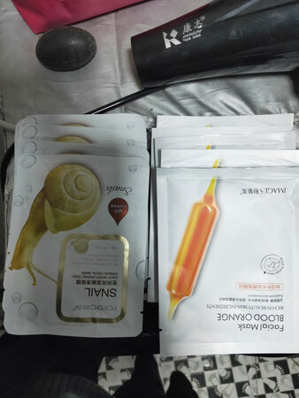 挺好的  送的面膜和精华液   先买三件套试试   好了再买六件套