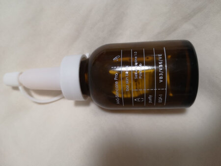 应该是还不错，不知道是最近比较注意饮食了，还是季节性过敏过去了，或者产品还不错，最近皮肤状况好多了。