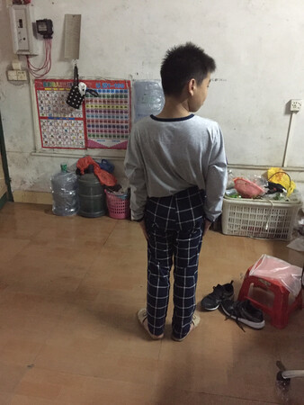 今天刚收到货了，儿子非常喜欢，还没来得及洗儿子晚上就穿上了，质量还行，是纯棉的，这次网购还算满意，给五星