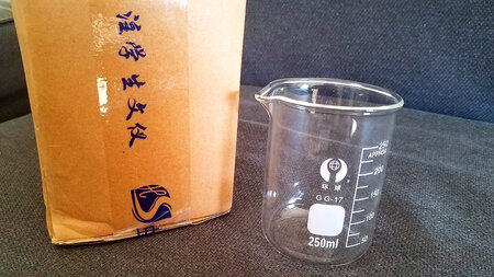 收到了，物流稍微有点慢，但质量不错，很结实，商家用心包裹，这么远的路程，玻璃制品没有损坏，难得!