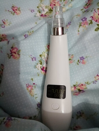 吸力比较大，吸了很不容易拔下来，吸了几秒钟结果起了个红包包