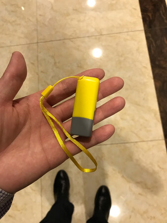 小巧精致，方便携带。