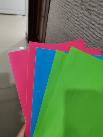 京东自营的货物都是正品，京东自营店在各个城市都配备了好多个库房，货物充足，配送速度。~店铺大多不能开具发票，京东满足了这一点，基本上所有货物都可以开发票。京东送货快捷，配送员服务态度好，无论炎炎烈日，还是寒风刺骨的恶劣天气，配送小哥们真真儿的做到了风雨无阻，超赞！！
