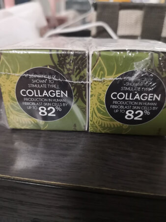 很好用的一款眼霜，已经用过两瓶了，淡化细纹还是有点儿效果的