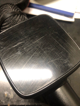 好差的，划痕那么多?