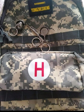 布料不错。就是书包有点小。装不了多少书。孩子喜欢就好！