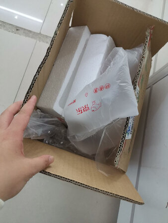 怕不是买老干妈的吧这箱子