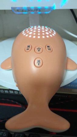 还不错，买来送人的，操作简单，哄娃挺好的，就是孩子本身就是玩什么都有够?，有几天就厌倦了，在京东上买的价格也挺划算的，送货及时，如果不是在京东上买恐怕都来不及送人了，非常好棒棒的！等有活动的时候准备给自家娃娃也买一个，听听音乐听听故事比看电视强。不伤眼睛。