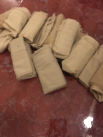 发货速度很快，当天就到了，但是商家发错颜色了，，失望?还没穿，是否真的防挂丝，有些将信将疑??