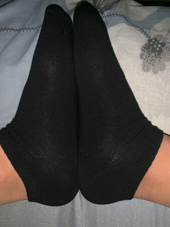 差评，这是两双袜子，竟然长短不一样，我真是服了