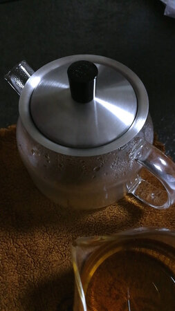 尚铭的茶具，非常的精致，这已经是第n次购买了，上一个同款，洗的时候没有太注意把瓶嘴碰掉了，又买了一个一模一样的，次日送达，非常的迅速，是可以京东的物流点个赞服务非常的到位，售后也非常的有保障，很满意，挺好的！
