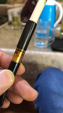 感觉质量不咋样，我正常使用就裂口了！