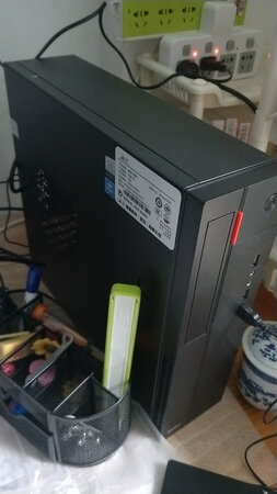 机箱外观：简洁大方
性能配置：速度快
散热性能：散热快  海尔电脑多次购买，值得信赖