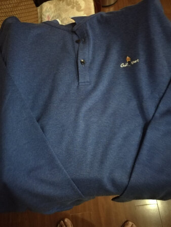 衣服面料蛮厚实的，面料现在试了可以就不知道洗了以后会怎样？
以后再评。