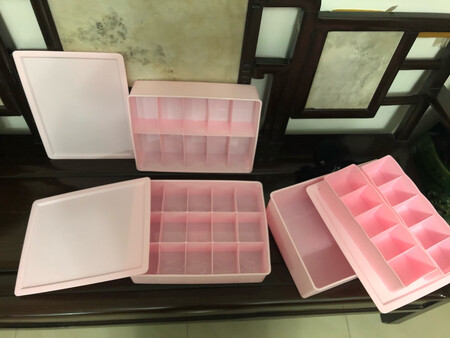容量大小：足够
厚薄程度：薄
实用性能：实用性强