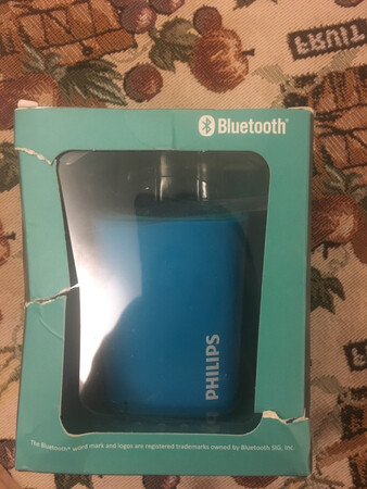 播放音乐之前的刻有时候稍有杂音。包装盒有点破，不过不影响使用就行。