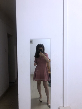 真的hin好看喔给好评，真心推荐大家购买，料子也不错，是不会起球的雪纺面料喏，腰围也是刚刚好，很适合我自己，平时帅习惯了突然温柔了感觉也是还可以。要习惯于多找找不同的风格会看见更好看的自己，仙女?‍♀?们都要买，听我的，现在就买。好评