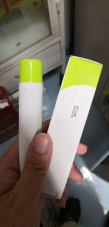 20ml装比之前10ml实惠一点，买二送一，用着还可以。