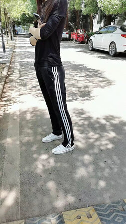 挺好的，就是裤腰有点矮，折扣比线下和~大好多