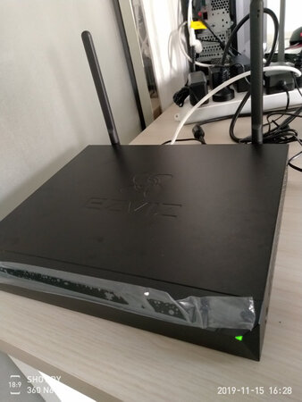 外观款式：设计很时尚
功能设计：无线的，有语音功能很方便
清晰度：很好