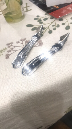 使用感受：质量不行，虽然便宜，但是还没用呢就坏了，晚给大家拍个视频
做工材质：太差，没用完一次呢，就坏了
